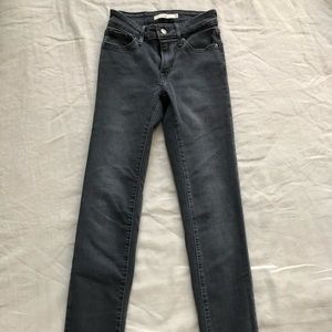 Levi’s 712 Slim